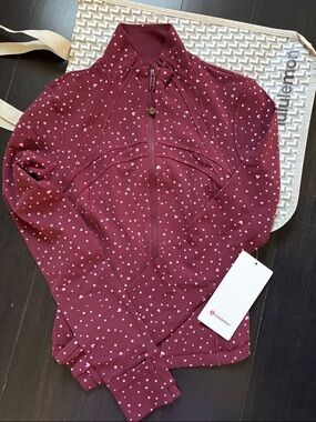 LULULEMON DEFINE CROPPED JACKET *NULU HEART SCATTER CANDY CLOUD BURGUNDY BAY NWT